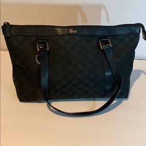 Authentic Gucci bag !!